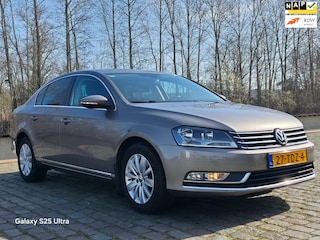 Volkswagen Passat 1.4 TSI Comfortline BlueMotion Start stop zeer mooi auto cruis control navigatie lage km org nl auto