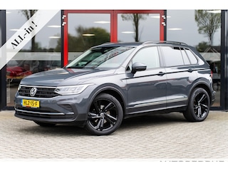Volkswagen Tiguan 1.5 TSI Life | Navigatie | Camera | 19'' Lichtmetalen Velgen | Stoelverwarming | Climate Control | Cruise Control Adaptief | LED Koplampen | Privacy Glas | Apple Carplay | Android Auto | Comfort Seats |