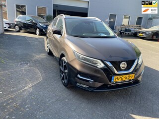 Nissan Qashqai 1.3 DIG-T N-Connecta 160pk panoramadak half leder