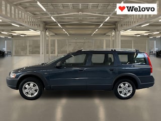 Volvo XC70 2.5 T Momentum Rijklaar+garantie, schuifdak, leder, etc etc..