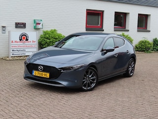 Mazda 3 Hatchback Skyactiv-G Hybrid 150pk Sportive/ 18 Inch velgen/ Adaptieve cruise/ Apple Carplay/ DAB/ Stoel + stuurwiel verwarming/ 1 Eigenaar/ Origineel NL/ NAP