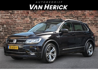 Volkswagen Tiguan 1.4 TSI 4Motion R-Line Automaat | Open-dak | Trekhaak | Virtual Cockpit