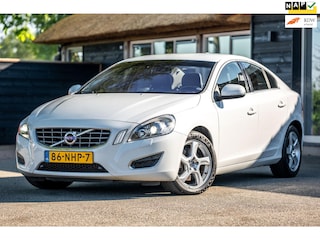 Volvo S60 3.0 T6 AWD Summum Youngtimer I NL Auto I NAP I 1e Eigenaar I Leder I Goed onderhouden I Zeer netjes