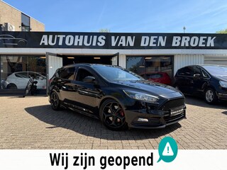 Ford Focus Wagon 2.0 ST 250Pk Navi Cruise Climate Ctr Camera DAB Xenon Leer Elek Pakket Nw Apk