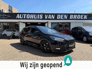 Ford Focus Wagon 2.0 ST 250Pk Navi Cruise Climate Ctr Camera DAB Xenon Leer Elek Pakket Nw Apk