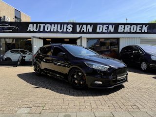 Ford Focus Wagon 2.0 ST 250Pk Navi Cruise Climate Ctr Camera DAB Xenon Leer Elek Pakket Nw Apk
