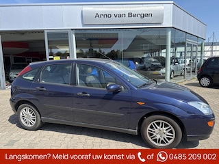 Ford Focus 1.6-16V Ghia, automaat, lederen interieur, airco, stoelverwarming, schuif-kanteldak af fabriek, hele nette auto, 20 jaar van 1 eigenaar geweest !!