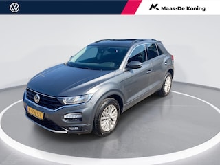 Volkswagen T-Roc 1.0 TSI Style Business Navigatie · Parkeersensoren · Lane assist