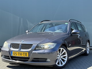 BMW 3-serie Touring BJR 2006 330d 232 PK Executive STUURBEKR. / AIRCO / AUTOMAAT / TREKHAAK / NAVI / LEDEREN BEKLEDING