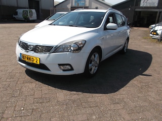 Kia Ceed cee'd Sporty Wagon 1.4 CVVT Navigator Plus Pack airco navi achteruitrij cam