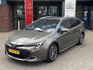 Toyota Corolla Touring Sports Hybrid 140 DYNAMIC NAVI STOELVERW EL-ACHTERKLEP PARK-SENSOREN 17'' LM-VELGEN LED APPLE/ANDROID KEYLESS NL-AUTO