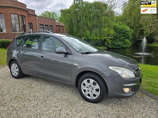 Hyundai i30 CW 1.6i Dynamic AIRCO