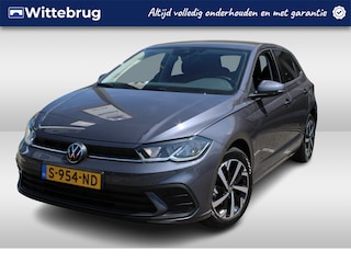 Volkswagen Polo 1.0 TSI 95pk Life / Navigatie / LED / LM 16 inch / Parkeersensoren / Extra getint glas achter