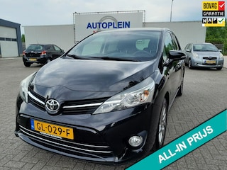 Toyota Corolla Verso 1.8 VVT-i Business nette in Nederland nieuw gelverde verso met trekhaak,navigatie,cruise controle in het zwart!