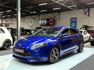 Ford Focus 2.0 ST Recaro Clima Cruise Xenon Keyless