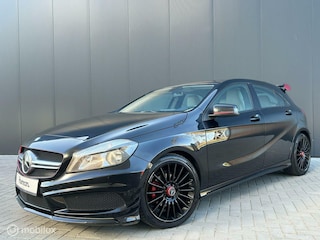 Mercedes-Benz A-klasse 180 CDI Amg uitvoering 18 inch airco zwart