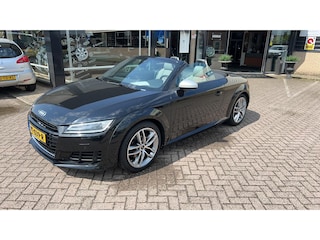 Audi TT Roadster 2.0 TFSI quattro Pro Line + S-tronic automaat 300pk quattro uitvoering. Alcantara bekleding, virtual cockpit