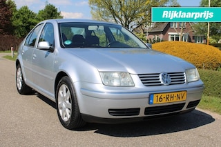 Volkswagen Bora 1.6-16V 105pk Turijn 4-drs ECC/Cruise/Trekhaak