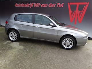 Alfa Romeo 147 1.9 JTD-m COLLEZIONE | 5-DRS | LEER | NAVIGATIE | CRUISE | RIEM VERVANGEN!!