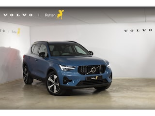 Volvo XC40 B4 211PK Automaat Plus Dark / Climate pack / Donker getint glas / 19'' velgen / Adaptieve cruise control / DAB+ / El. Achterklep