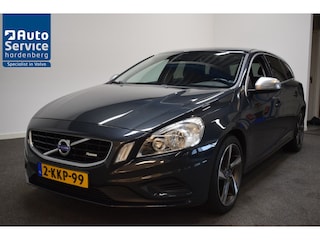 Volvo V60 T3 150pk AUT6 R-Design Trekhaak 1600kg/ Navi/ Cruise/ Donker glas