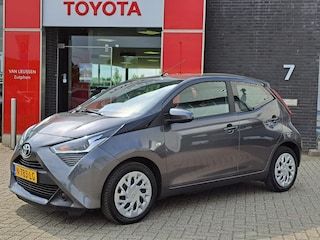 Toyota Aygo X-PLAY 5-DEURS PARKEERCAMERA METALLIC LED-DAGRIJ AIRCO AUDIO-STUURWIELBEDIENING