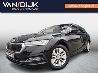 Skoda Octavia Combi 1.0 TSI Business Edition ✓Virtual Cockpit ✓Full LED ✓Navigatie ✓Camera ✓Apple Carplay & Android Auto ✓Sfeerverlichting ✓Stoelverwarming ✓Keyless ✓Climate ✓Cruise ✓Parkeersensoren ✓Lichtmetaal