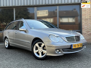 Mercedes-Benz Combi 200 CDI Avantgarde Automaat Trekhaak