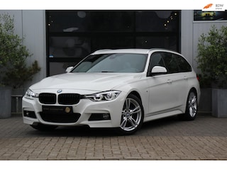 BMW 3-serie Touring 318i M Sport Edition Aut. - NAVI GROOT - ADAP LED - PDC+CAMERA - ELEK KOFFERKLEP - DEALER OH - PERFECT!