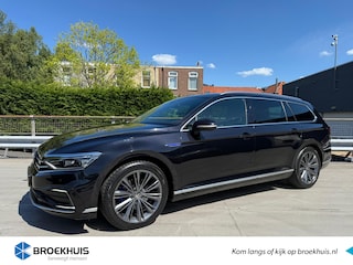 Volkswagen Passat Variant 1.4 218PK TSI PHEV GTE Business | ACC | Digital Cockpit | Climate Control | IQ Light | Navigatie | Trekhaak
