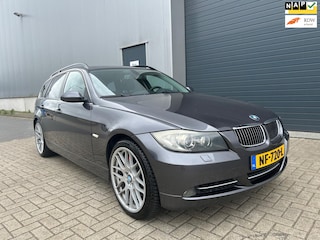 BMW 3-serie Touring 335xi High EXE AUT NAVI XENON PDC