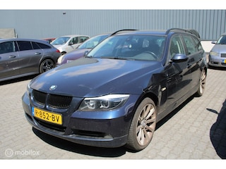 BMW 3-serie Touring 320i High Executive