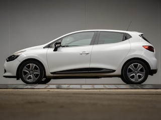 Renault Clio 0.9 TCe ECO Night&Day Sport (NAVI,AIRCO,CRUISE,GETINT,LED,KEYLESS,SPORTSTOELEN,LM VELGEN,NIEUWE APK,NETTE STAAT)