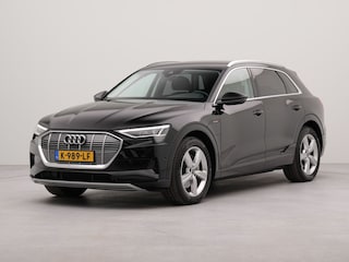 Audi e-Tron 55 quattro Business edition 95 kWh | Afneembare trekhaak | Appconnect | Achteruitrij camera | Navigatie | Wifi | Parkeesensoren voor en achter | Electr.bedienbare voorstoelen |  Bestuurdersstoel met geheugen  | Bluetooth |