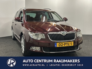 Skoda Superb Combi 1.8 TSI Elegance Business Line LEDER STOELVERWARMING CRUISE CONTROL CLIMATE CONTROL BLUETOOTH TELEFOON ACHTERUITRIJCAMERA ZEER MOOI !! 3010 in behandeling