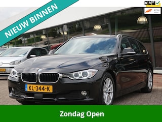 BMW 3-serie Touring 320d EffitDyn Edit. High Exe. ADAP-CRUIS_PRO-NAVI_HUDUP_CAM_LED.