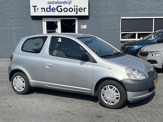Toyota Yaris 1.0-16V VVT-i Terra | APK 4-2026 |
