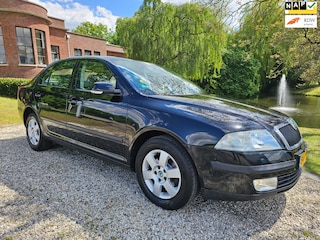 Skoda Octavia 1.6 Ambiente AIRCO/cruise