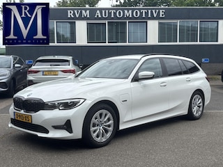 BMW 3-serie Touring 330e High Executive TREKHAAK AFNEEMBAAR | LASERLIGHT | HEAD UP