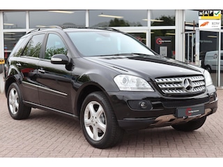 Mercedes-Benz M-klasse 320 CDI | LUCHTVERING | PANO | TREKHAAK | NIEUWSTAAT | CARPLAY | APK!
