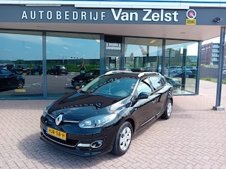 Renault Mégane Estate 1.2 TCe Bose Automaat, Airco(automatisch), Multimediasysteem, Bluetooth, Navigatie, Camera, Parkeersensoren, Stoelverwarming, Keyless, Cruise control, Dimlicht automatisch, Regensensor, Elektrische ramen en spiegels, Nette Auto, goed onderhouden, BOVAG