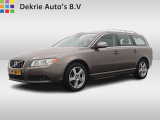 Volvo V70 2.0 D3 Limited Edition / Automaat / Trekhaak / PDC / Stoelverwarming / Memory Seats / LMV 17 inch / / Apk dec-2025