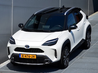 Toyota Yaris Cross 1.5 HYBRID LAUNCH EDITION | HYBRIDE | VOL LEDER | NAVIGATIE | CAMERA | ZWART DAK | STUURVERWARMING | DODEHOEK ASSISTENT|  ALL IN RIJKLAARPRIJS