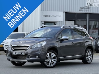 Peugeot 2008 1.2 PureTech Allure PANORAMADAK/NAVI/HALF LEER