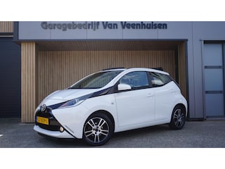 Toyota Aygo 1.0 70pk VVT-i 5Drs x-Wave Cabriolet H-Leder A-Camera Airco LED 15inch LM *NL auto* 85699km!