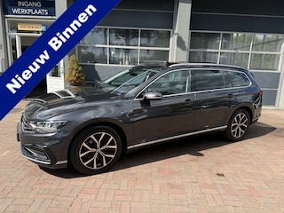 Volkswagen Passat Variant 1.4 TSI PHEV GTE Panoramadak Trekhaak Navigatie Apple Carplay/Android Auto Camera Parkeersensoren Stoelverwarming Virtual Cockpit Climate Control