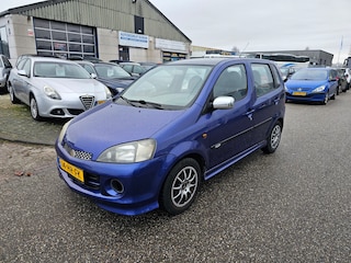 Daihatsu Young RV Young RV 1.3-16V XTi Automaat Bj:2001 NAP!