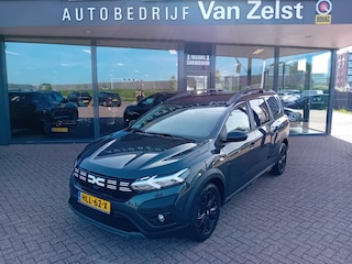 Dacia Jogger 1.0 TCe 110 Extreme Limited Edition 7p. Airco(automatisch), Carplay/Android auto, Navigatie, Cruise control, Parkeersensoren, Dode hoek detector, Camera, Keyless, Dimlicht automatisch, Regensensor, Stoelverwarming, Lichtmetalen velgen, Zeer nette auto, 1e Eigenaar, Dealer onderhouden, Fabrieksgarantie, BOVAG