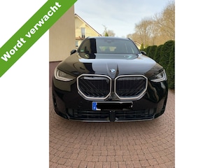 BMW X3 20 xDrive M Sport Lederen interieur Trekhaak 20 inch Head-Up Display 360 Graden Camera ACC Stuurwielverwarming BMW Iconic Glow