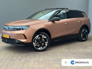 Opel Grandland Electric GS 73 kWh | Focal | Pano | 20 '' LMV | Stoel- + Stuurverwarming | Audio installatie premium | Elektrisch bedienbare achterklep met sensorsturing | Elektrisch glazen panorama-dak
